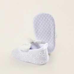 BALLERINAS WITH BOWS AND ENGLISH EMBROIDERY FOR NEWBORN, WHITE